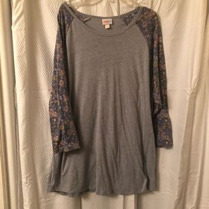 LulaRoe Randy tee